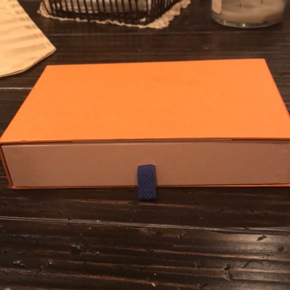 LOUIS VUITTON AUTHENTIC SLIDE BOX!! 8 x 5 1/2. - Picture 3 of 3